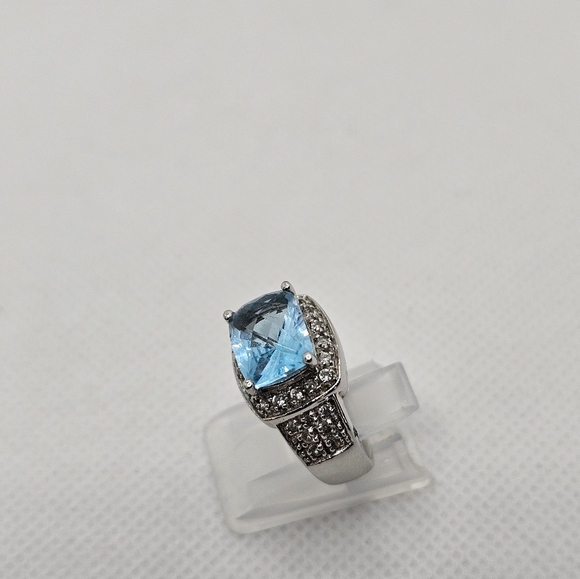 Vintage Genuine Blue Topaz & Diamond Ring Sterling Silver Size 6! - Picture 5 of 9